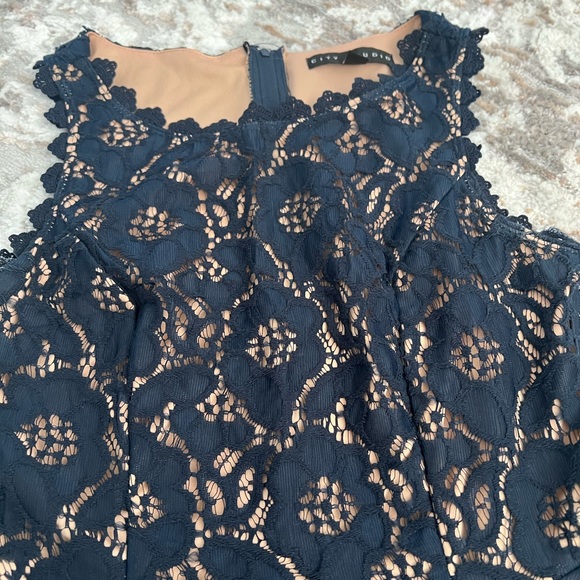 City Studio Juniors Navy Lace Floral Mini Dress - Size 5 - Gently Worn - Picture 4 of 6
